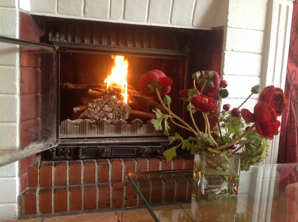 Bed and Breakfast Les Malvaux Huriel Екстер'єр фото